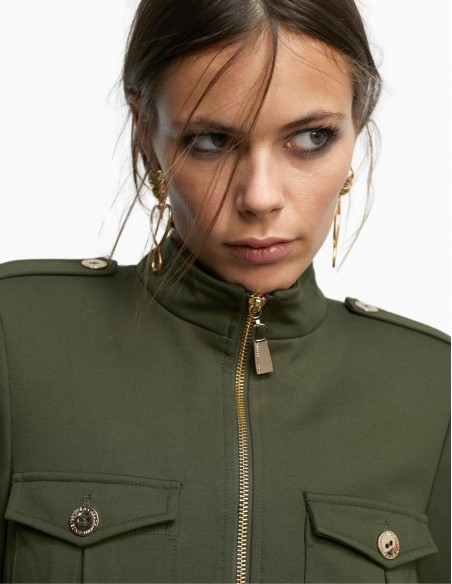 CHAQUETA LOLA CASADEMUNT CON CREMALLERA VERDE