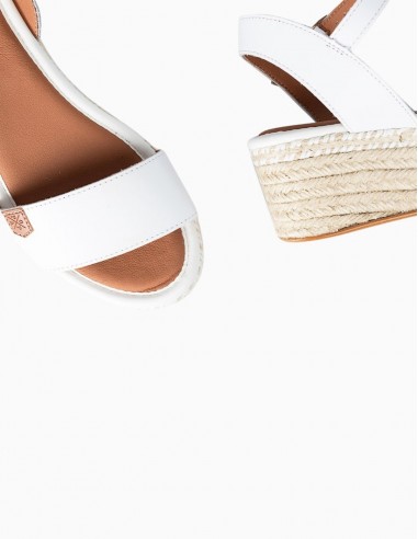 SANDALIAS POPA ZANTE DE PIEL BLANCAS
