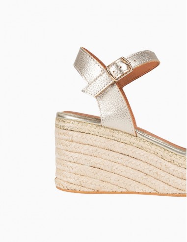 SANDALIAS POPA CUÑA ARAMBOL PIEL PLATEADO